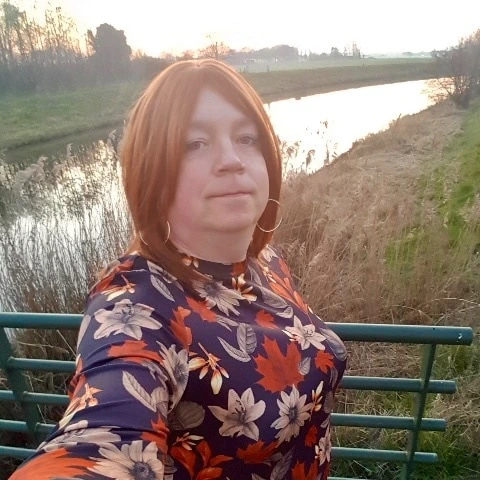 Nicki Crossdress